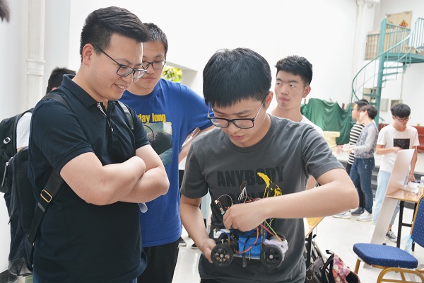 5cec8b25345fb.jpg 现场7.jpg