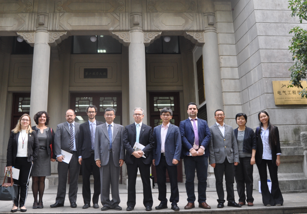 5bc851856e4d3.png 1539854693(1).png