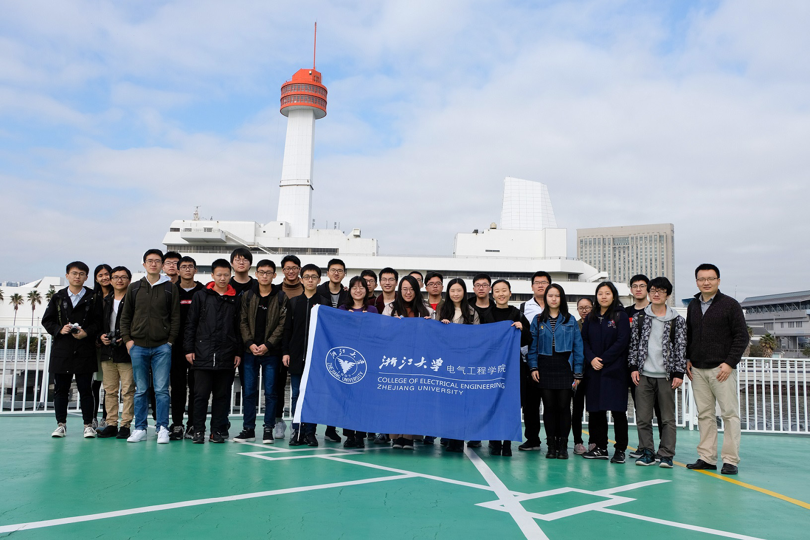 5c049860e9f41.JPG 图1-船舶科学馆-合照@王浩宇.JPG