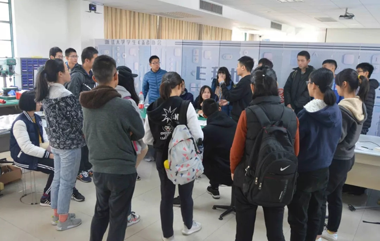 5c125053da6e2.png 5c125053da6e2.png