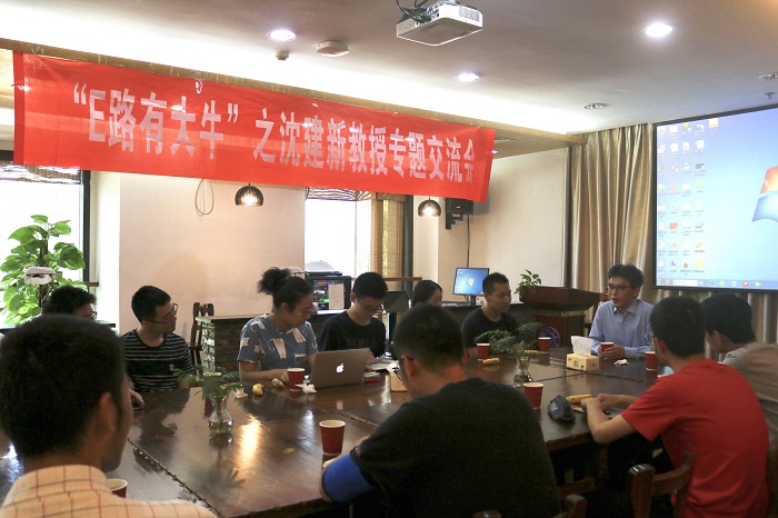 5ce7ae2aac562.jpg 2.jpg